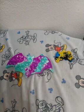 Bat and Controller Pop Its